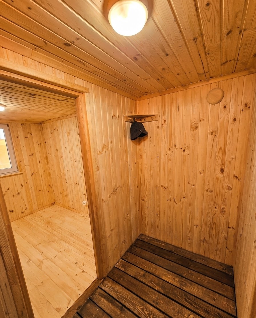 Переходная зона внутри модульной бани